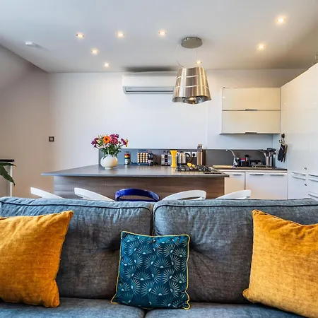 Vibrant Penthouse With Terrace St Julians Sleeps 4 Apartment Saint Julian's