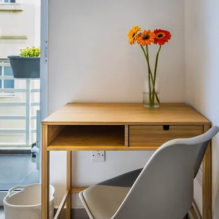 Vibrant Penthouse With Terrace St Julians Sleeps 4 *