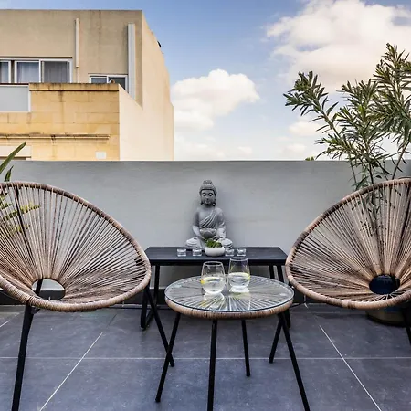 Apartamento Vibrant Penthouse With Terrace St Julians Sleeps 4 San Julián