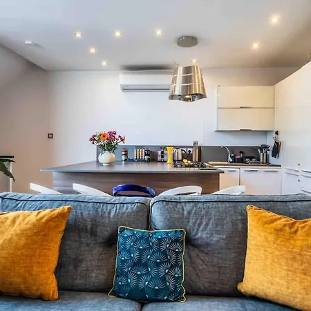 Διαμέρισμα The Penthouse - Rooftop Sunset Terrace St Julians *